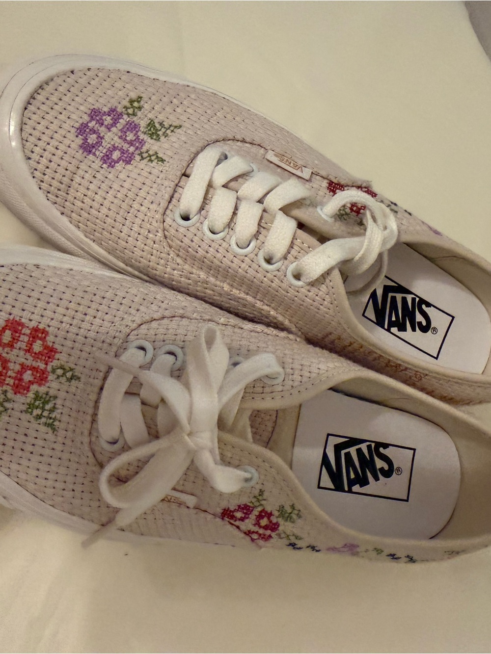 Embroidered Floral Canvas Lace-Up vans Sneakers - Picture 2 of 6